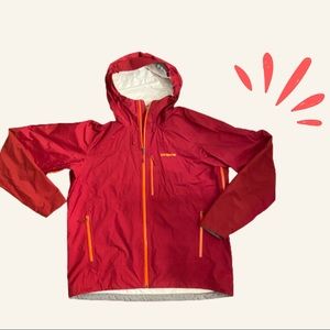never been worn PATAGONIA rain jacket in red/orange XXL